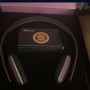COPY - The brand new purple headphones no charger and Bluetooth capabi…